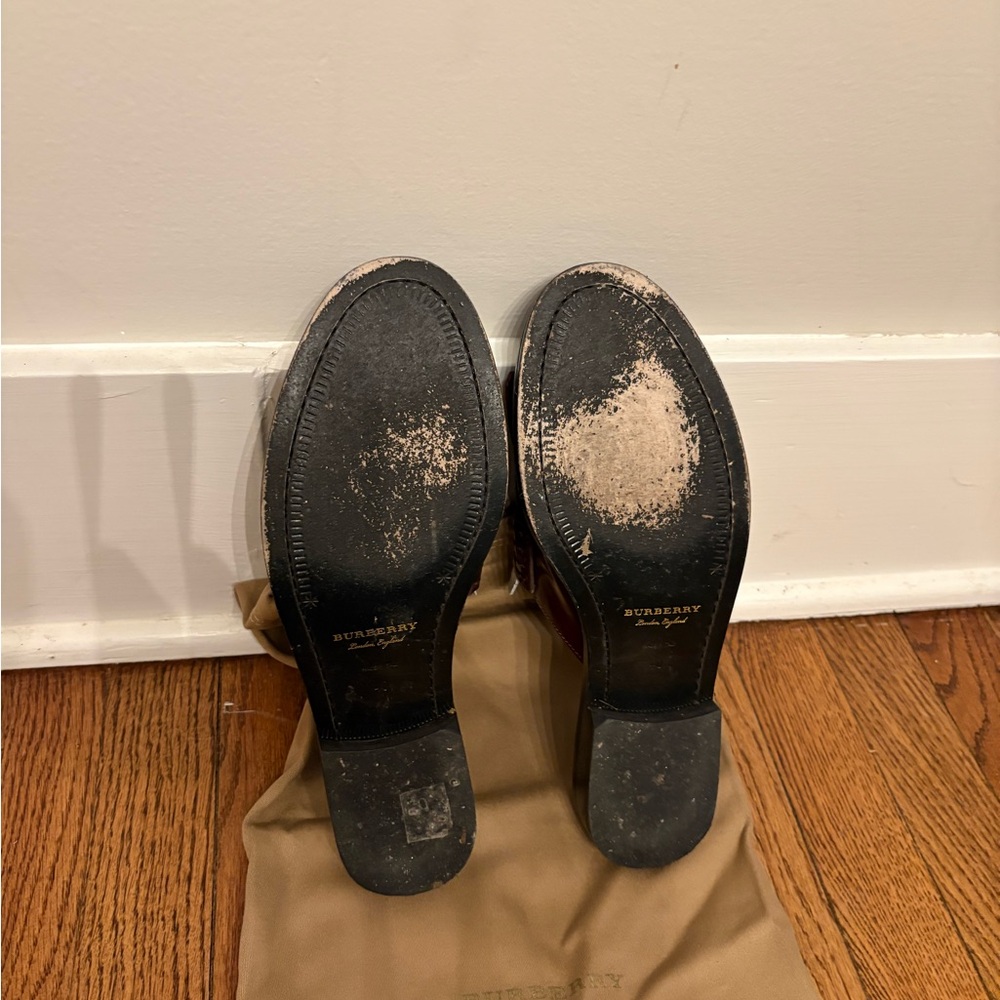 Burberry Two Tone Patent Leather Beckshill Fringe Details Flat Mules Size 39.5 - Picture 5 of 5
